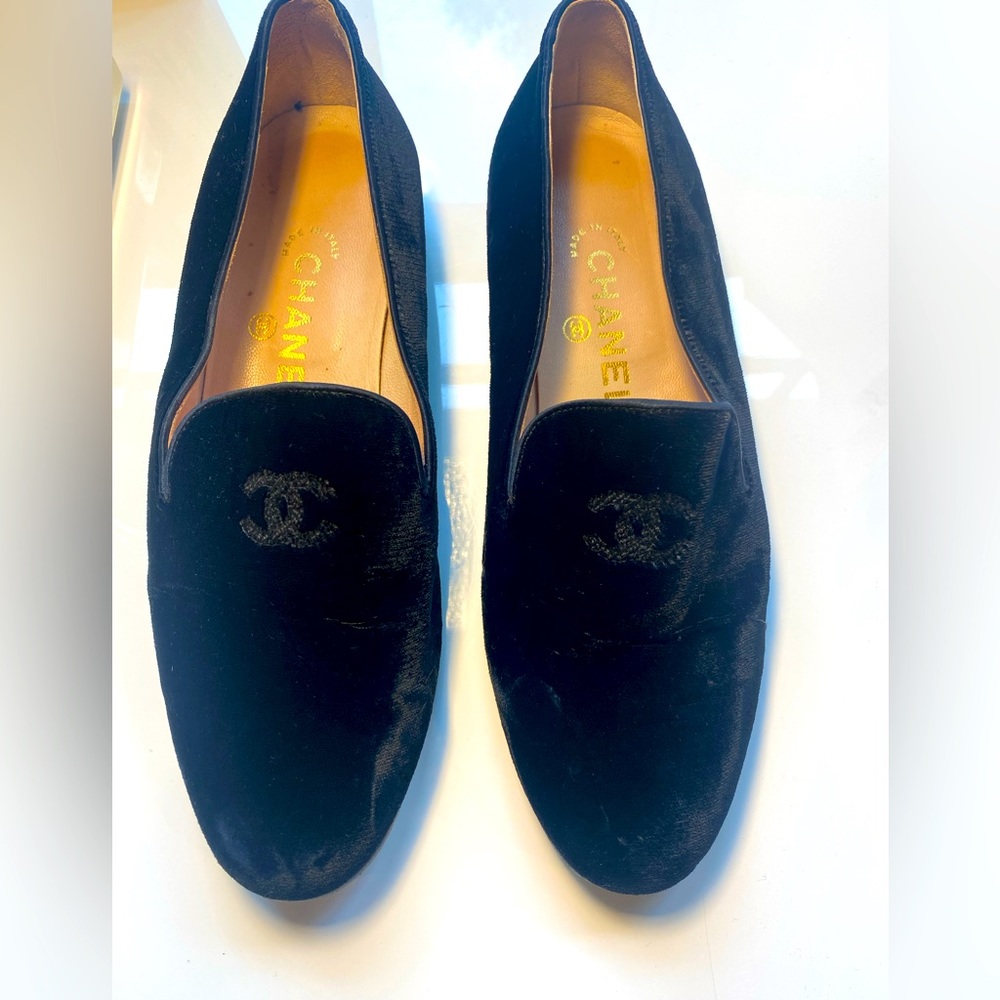 Vintage Chanel black velvet moccasins. Size 38 1/2. Made in Italy. Some wear.